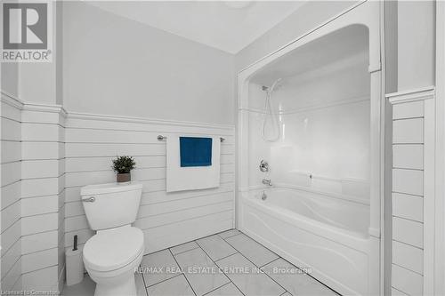 495-497 Mary Street, Woodstock, ON - Indoor Photo Showing Bathroom