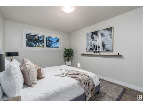 10213 75 St Nw, Edmonton, AB - Indoor Photo Showing Bedroom