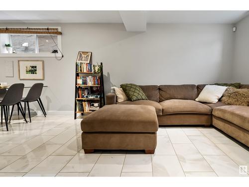 10213 75 St Nw, Edmonton, AB - Indoor Photo Showing Living Room