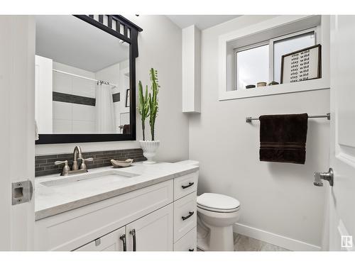 10213 75 St Nw, Edmonton, AB - Indoor Photo Showing Bathroom