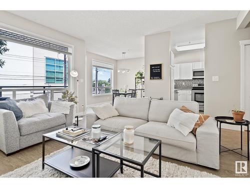 #203 8108 109 St Nw, Edmonton, AB - Indoor Photo Showing Living Room