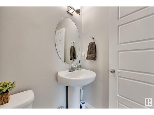 4819 173 Av Nw, Edmonton, AB - Indoor Photo Showing Bathroom