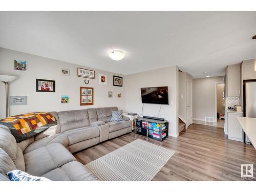 4819 173 Av Nw, Edmonton, AB - Indoor Photo Showing Living Room