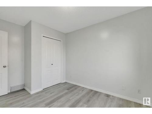 514 89 St Sw, Edmonton, AB - Indoor Photo Showing Other Room