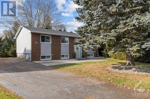 10 Mac Storey Street, Richmond, ON - Outdoor