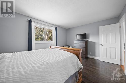 10 Mac Storey Street, Richmond, ON - Indoor Photo Showing Bedroom