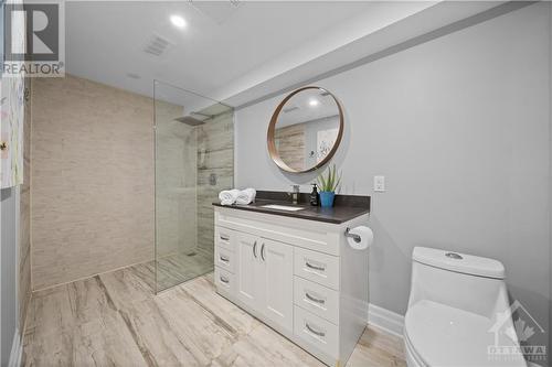 10 Mac Storey Street, Richmond, ON - Indoor Photo Showing Bathroom