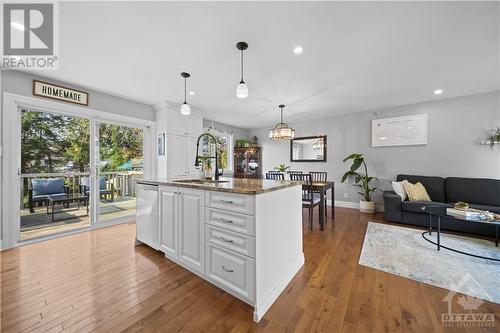 10 Mac Storey Street, Richmond, ON - Indoor Photo Showing Living Room