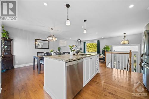 10 Mac Storey Street, Richmond, ON - Indoor Photo Showing Kitchen With Upgraded Kitchen