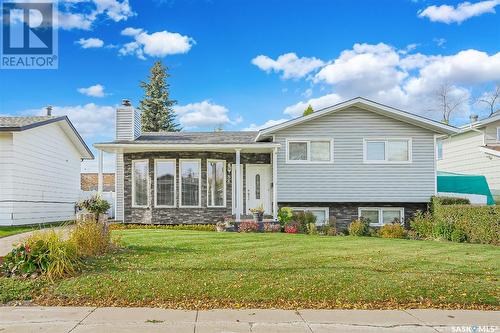 54 Henigman Place, Saskatoon, SK - Outdoor With Facade