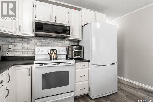 54 Henigman Place, Saskatoon, SK - Indoor Photo Showing Kitchen