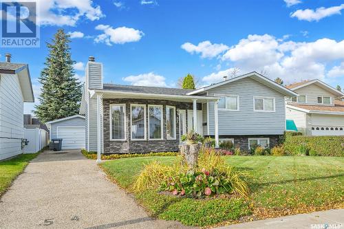 54 Henigman Place, Saskatoon, SK - Outdoor With Facade