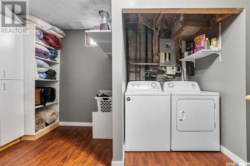 54 Henigman Place, Saskatoon, SK - Indoor Photo Showing Laundry Room