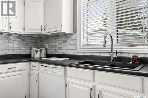 54 Henigman Place, Saskatoon, SK - Indoor Photo Showing Kitchen With Double Sink