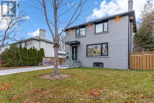 10 Urbandale Avenue, Toronto, ON - Outdoor