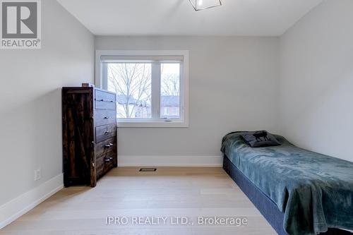 10 Urbandale Avenue, Toronto, ON - Indoor Photo Showing Bedroom