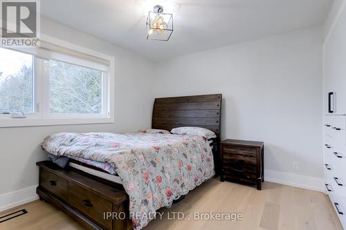 10 Urbandale Avenue, Toronto, ON - Indoor Photo Showing Bedroom