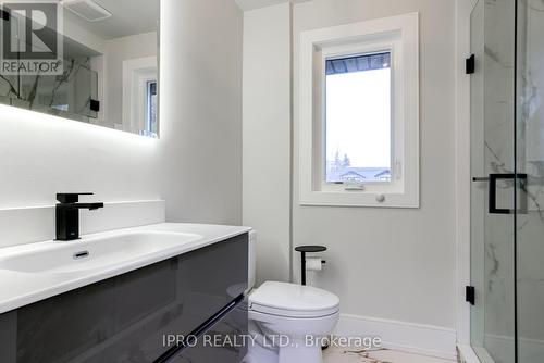 10 Urbandale Avenue, Toronto, ON - Indoor Photo Showing Bathroom