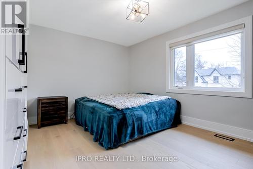 10 Urbandale Avenue, Toronto, ON - Indoor Photo Showing Bedroom