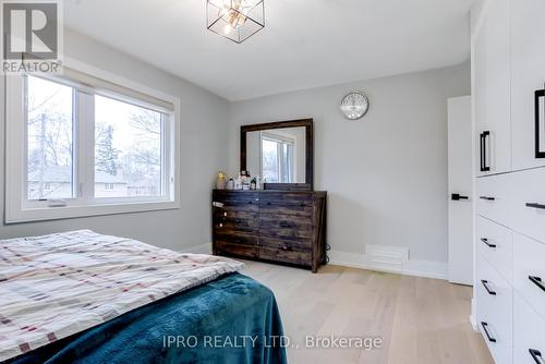 10 Urbandale Avenue, Toronto, ON - Indoor Photo Showing Bedroom