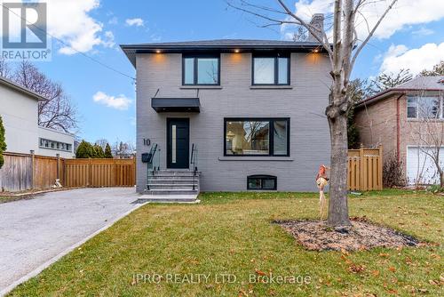 10 Urbandale Avenue, Toronto, ON - Outdoor