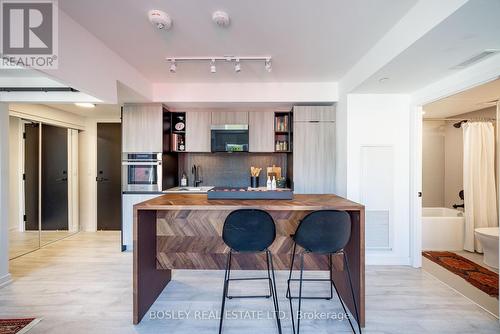 309 - 2 Augusta Avenue, Toronto, ON - Indoor Photo Showing Kitchen