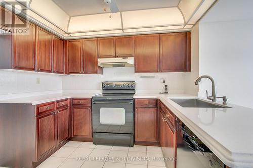 704 - 1 Clark Avenue W, Vaughan, ON - Indoor Photo Showing Kitchen