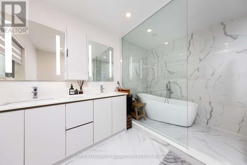 6 Harvest Court, Richmond Hill, ON - Indoor Photo Showing Bathroom