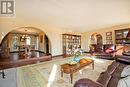 21830 Mccowan Road, East Gwillimbury, ON  - Indoor Photo Showing Living Room 