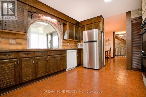 21830 Mccowan Road, East Gwillimbury, ON - Indoor Photo Showing Kitchen