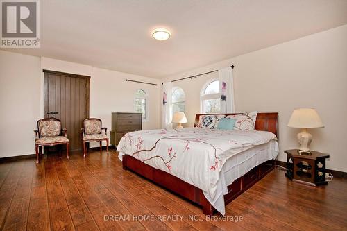 21830 Mccowan Road, East Gwillimbury, ON - Indoor Photo Showing Bedroom