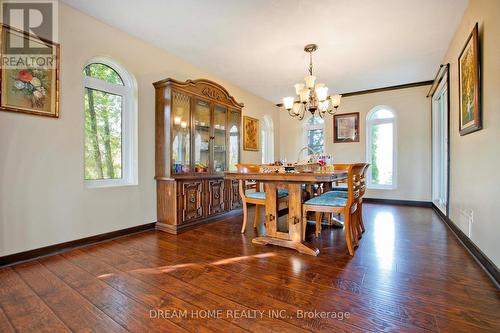 21830 Mccowan Road, East Gwillimbury, ON - Indoor Photo Showing Dining Room