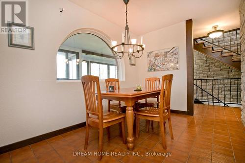 21830 Mccowan Road, East Gwillimbury, ON - Indoor Photo Showing Dining Room