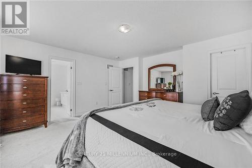 33 Autumn Drive, Wasaga Beach, ON - Indoor Photo Showing Bedroom