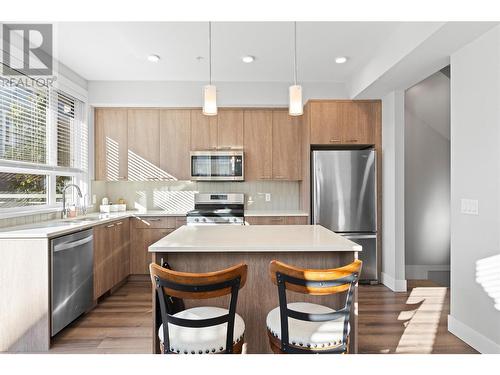 13098 Shoreline Way Unit# 26, Lake Country, BC - Indoor Photo Showing Kitchen With Stainless Steel Kitchen