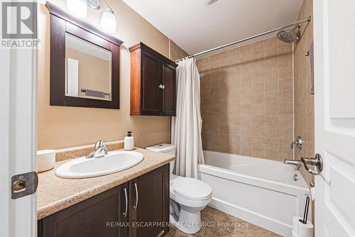 302 - 1212 Fennell Avenue E, Hamilton, ON - Indoor Photo Showing Bathroom