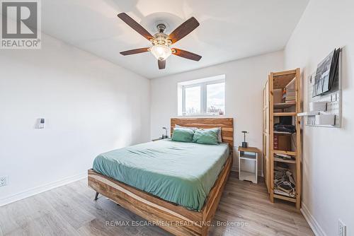 302 - 1212 Fennell Avenue E, Hamilton, ON - Indoor Photo Showing Bedroom