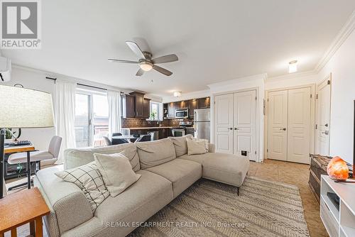 302 - 1212 Fennell Avenue E, Hamilton, ON - Indoor Photo Showing Living Room