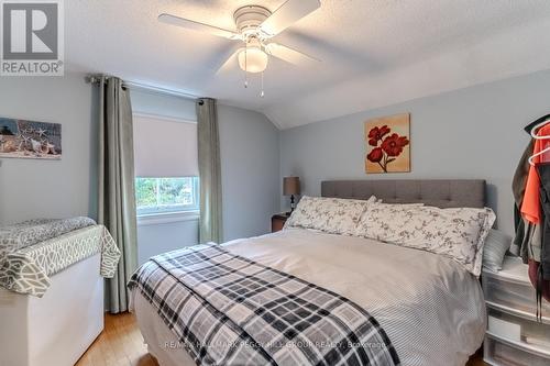 72 High Street, Barrie, ON - Indoor Photo Showing Bedroom