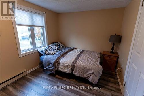 311 Fraser Street, Pembroke, ON - Indoor Photo Showing Bedroom