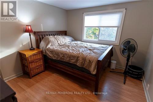 311 Fraser Street, Pembroke, ON - Indoor Photo Showing Bedroom