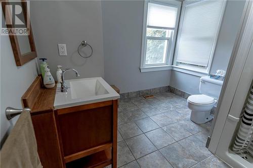 311 Fraser Street, Pembroke, ON - Indoor Photo Showing Bathroom