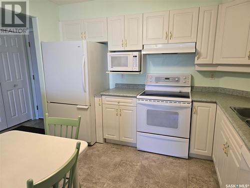 302 1172 103Rd Street, North Battleford, SK - Indoor Photo Showing Kitchen