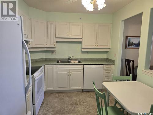 302 1172 103Rd Street, North Battleford, SK - Indoor Photo Showing Kitchen