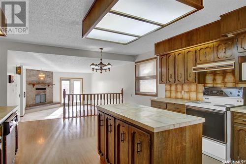 7227 Sherwood Drive, Regina, SK - Indoor Photo Showing Kitchen