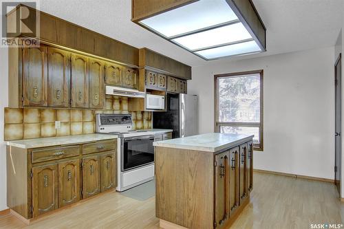 7227 Sherwood Drive, Regina, SK - Indoor Photo Showing Kitchen