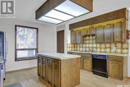 7227 Sherwood Drive, Regina, SK - Indoor Photo Showing Kitchen