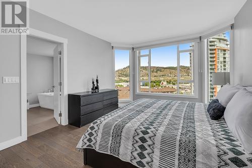 1152 Sunset Drive Unit# 1201, Kelowna, BC - Indoor Photo Showing Bedroom