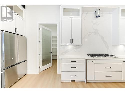 10287 Beacon Hill Drive, Lake Country, BC - Indoor Photo Showing Kitchen