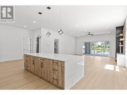 10287 Beacon Hill Drive, Lake Country, BC - Indoor Photo Showing Kitchen